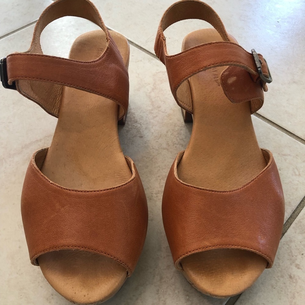 Sundance, cognac color platform sandals